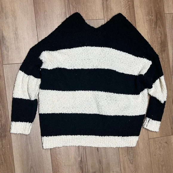 Easel Chunky Black and White Striped Button Up Cardigan Med/Large - Picture 2 of 4